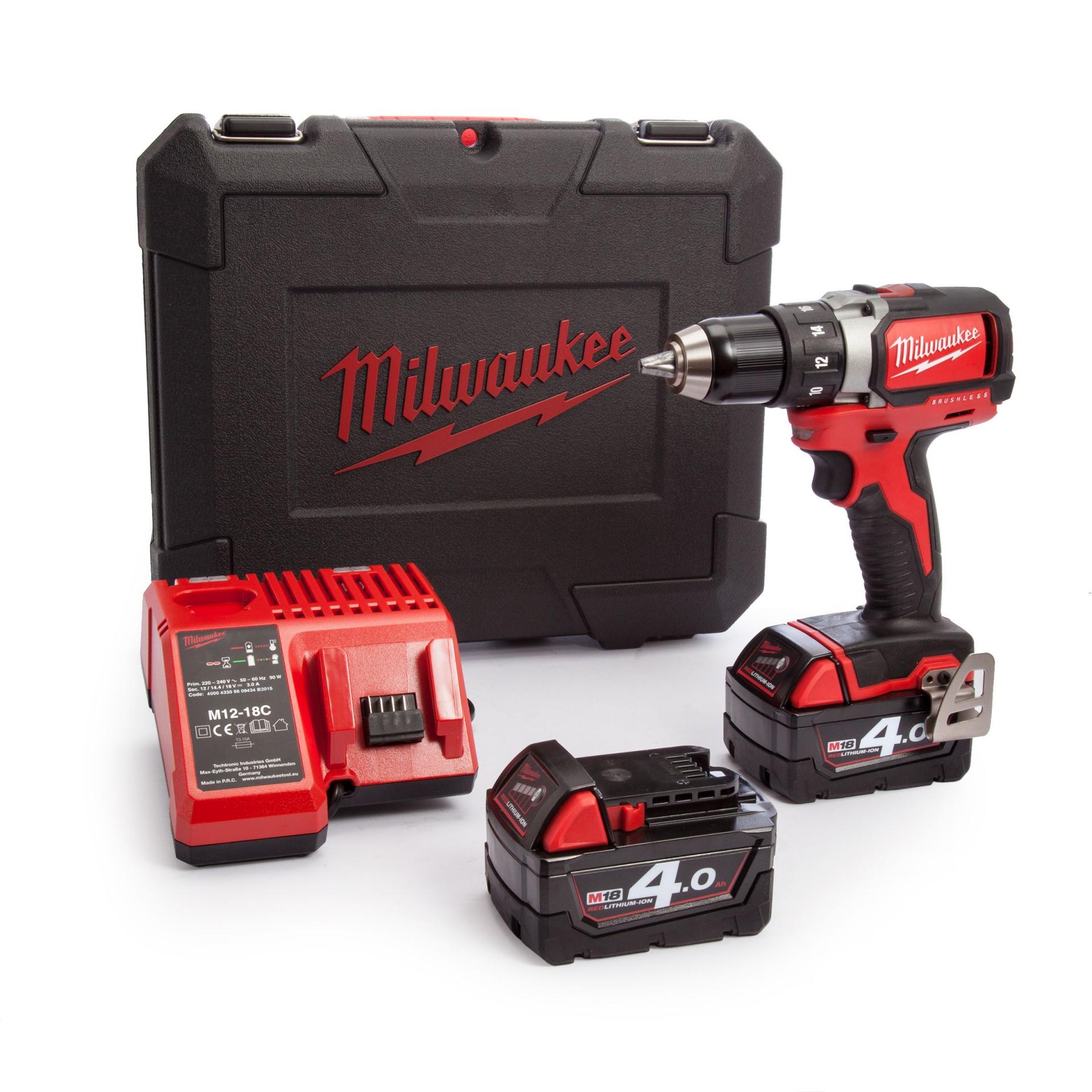 M18cbldd 402c perceusevisseuse milwaukee 18v 1 chargeur 2 batteries 18v 4ah